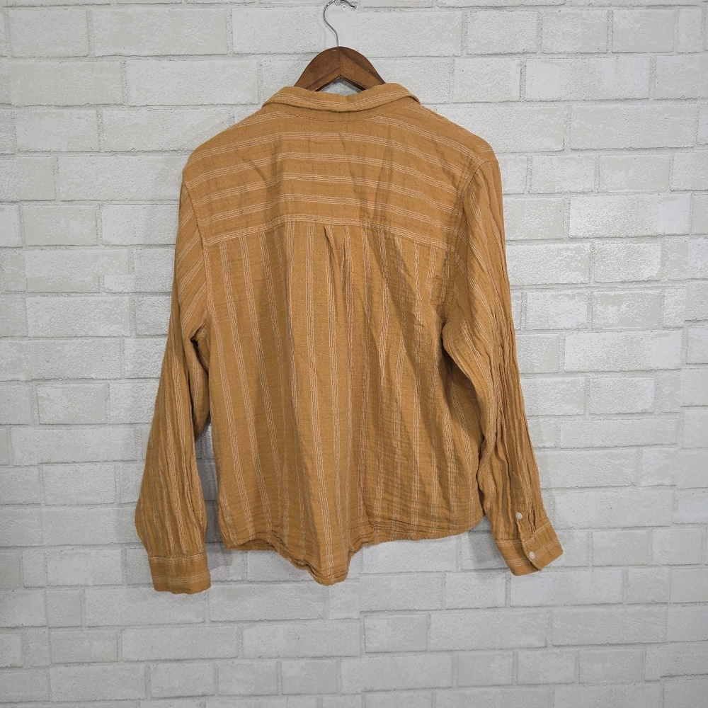 Universal Thread button down top - Picture 9 of 12